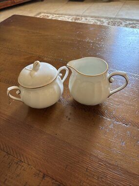 Mikasa Wedding Band Pattern White W/ Gold Creamer & Lidded Sugar BowlSet L9709